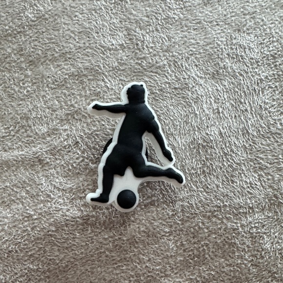 10/$10❤️Black and White Soccer Player Shoe Charm - Picture 1 of 2